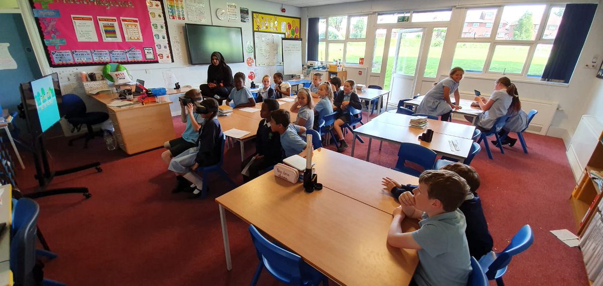 O2GuruLennySale's tweet photo. Great second Day at @AlkringtonPS for a Tech Taster Session with Year 5 with @O2GuruMoRocky @O2GuruDavid @MIDCommsUK #MIDCommunity #AlkringtonPrimary #TechTaster #O2 #Middleton https://t.co/fNjapMPavo
