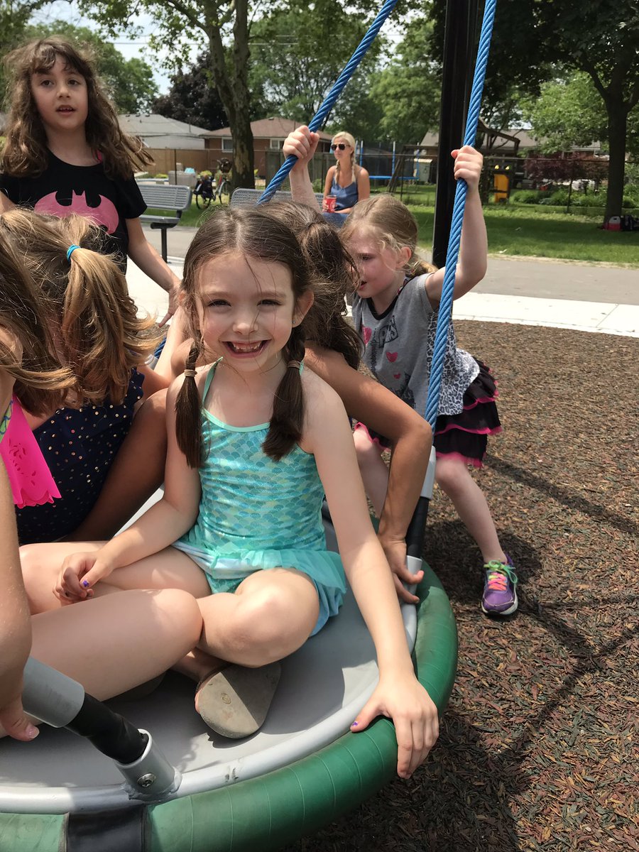 Grade1Morris's tweet photo. A few shots of our realtor park field trip! https://t.co/AFaZrNi8Ef