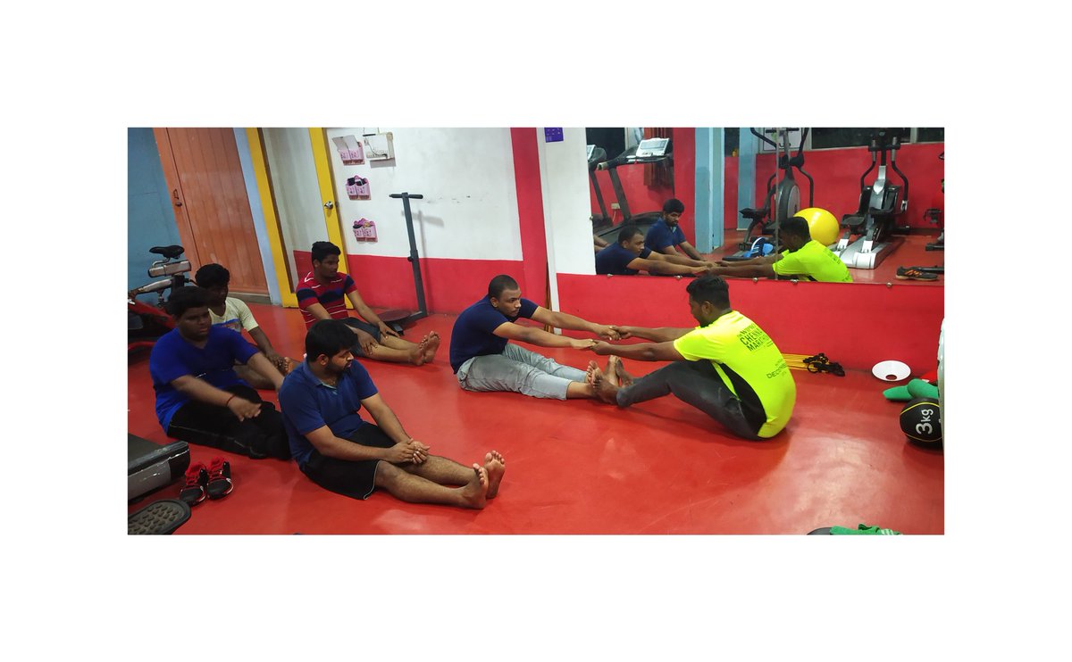 sasikumar120992's tweet photo. #muscle_creator
#creator_sasi
#fitness #motivation #gymlife
#streaching #hamstring #traningtime
#coachsasi https://t.co/2NiuZlyAsQ