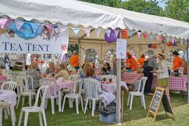 KewFete's tweet photo. Kew Midsummer Fete is on tomorrow Saturday June 22, 11am - 6pm on Kew Green, good weather, great food and entertainment. See you there https://t.co/F2rEGSYrH6 https://t.co/yt7uoijHdL