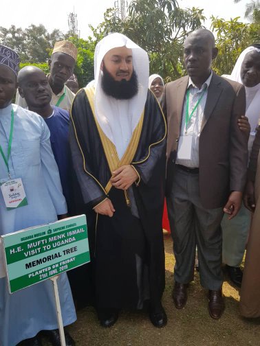 MuwadaNkunyingi's tweet photo. MUFTI MENK IN UGANDA PICTORIAL https://t.co/fc3ijHtzhM