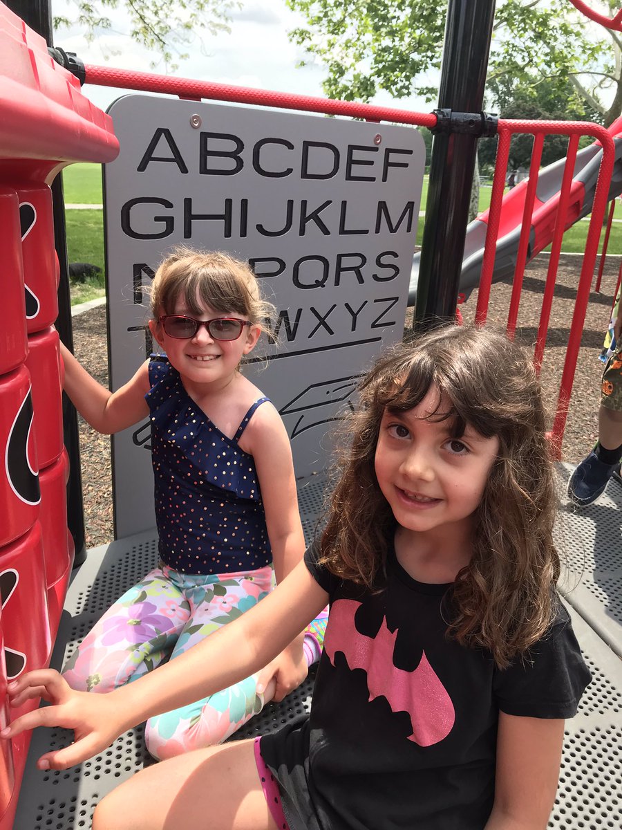 Grade1Morris's tweet photo. A few shots of our realtor park field trip! https://t.co/aSuPEz4FsL