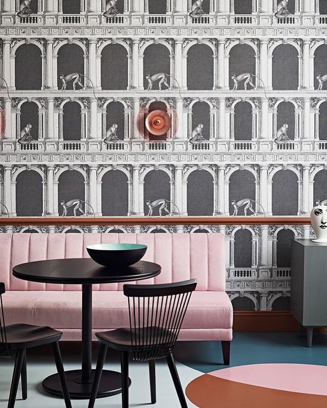 Looking back on our photoshoot with @cole_and_son_wallpapers We still can’t get over how beautiful our WW All Black Chair looks, in this setting. #coleandsonwallpaper #collaborations #furniture #interiors #interiordesign #wwchair #fornasetti 
Photo court… bit.ly/31MxbMu