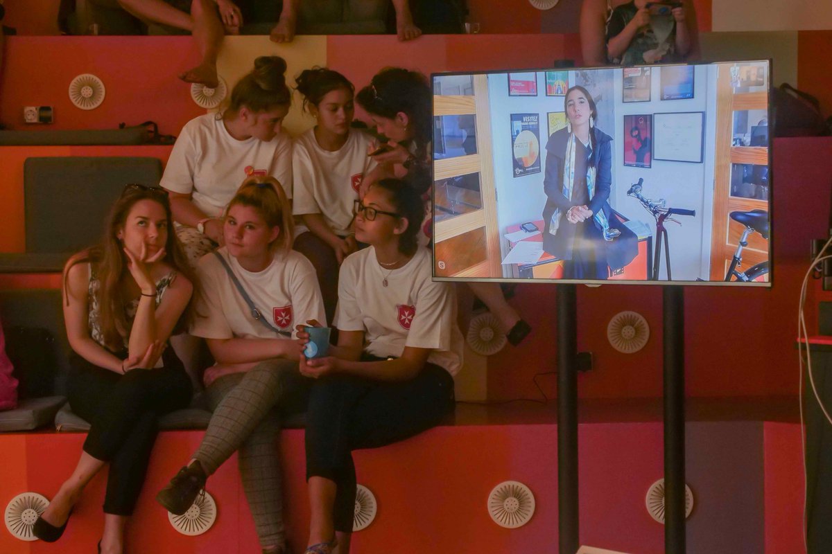 CanadaHungary's tweet photo. In partnership w the #VisualWorldFoundation, @Prezi generously hosted a community event that highlighted @Wapikoni's outreach in #Hungary. Uplifting to see #Roma youth, inc many girls, keen to produce their first short films exploring their identities & stories #Empowerment https://t.co/0SXG52VSPg