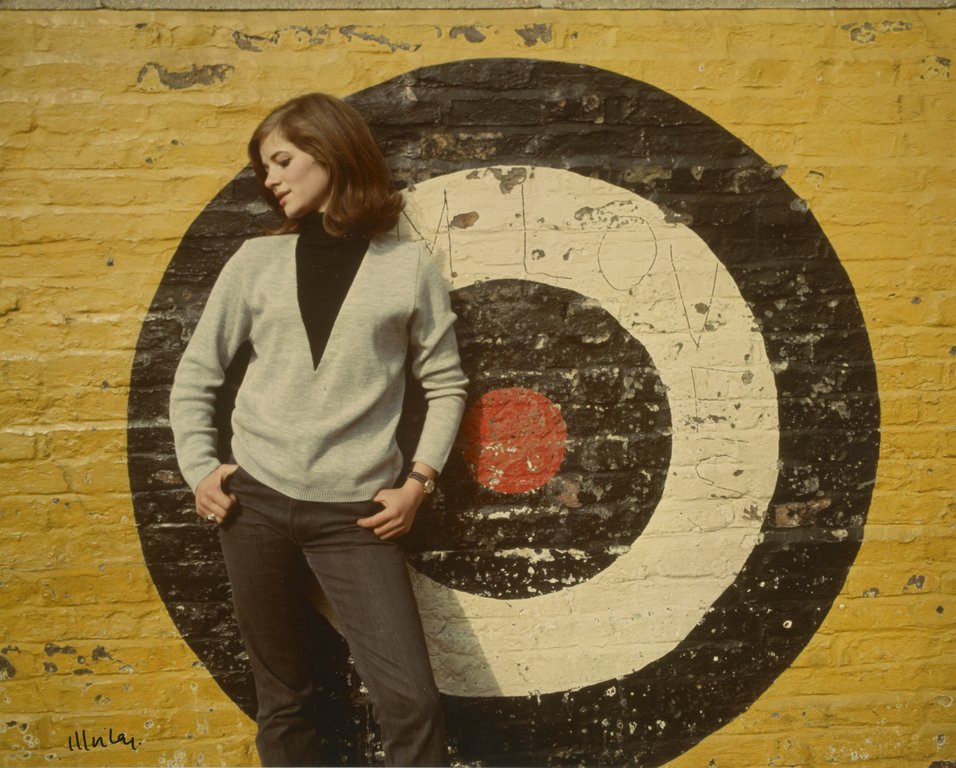 lecinema_'s tweet photo. Charlotte Rampling photographed by Lewis Morley, 1964 https://t.co/znLVt0crpS