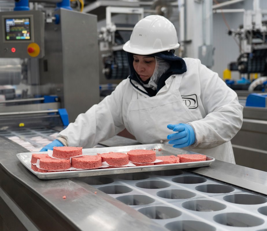 PrimeFoodsNY's tweet photo. Our #grinds and #burgers come from pure muscle complexes. Attribute targeting, specific profiles, and scalability guide our creation of a custom product, exclusive to each of our #PFD partners.

#ProtienServed #PrimeFoodDistributor https://t.co/FuLNvJAzaZ