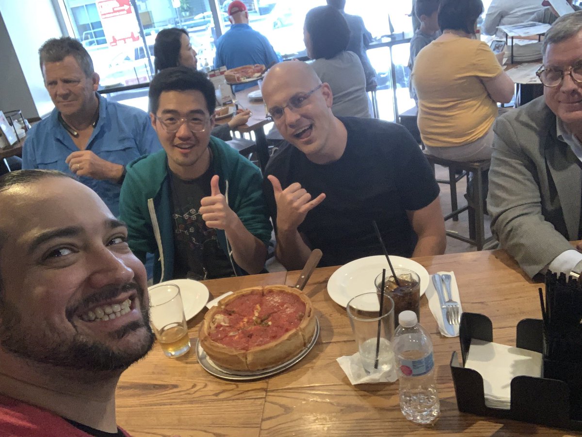 enginthemachine's tweet image. deep dish and hangs with @mjackson ! 🍕 ⚛️ @ReactTraining @ReactLoop #reactloop #reactloop19