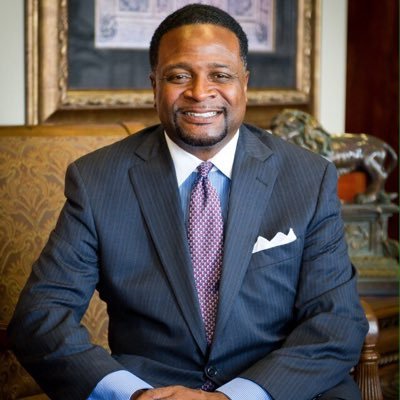 We're excited to welcome @CAU's new president, Dr. George T. French, Jr., to the AUC community this fall! http://bit.ly/2L6r0Nr