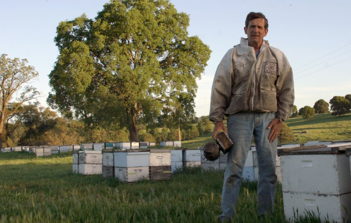 ByondPesticides's tweet photo. #Pollinatorhero: Beekeeper Steve Ellis of Old Mill Honey in MN, lead plaintiff in a lawsuit which required EPA to pull several bee toxic #pesticides from the market. #protectpollinators
https://t.co/tH4NIwfpCn https://t.co/bIzLRcdITd