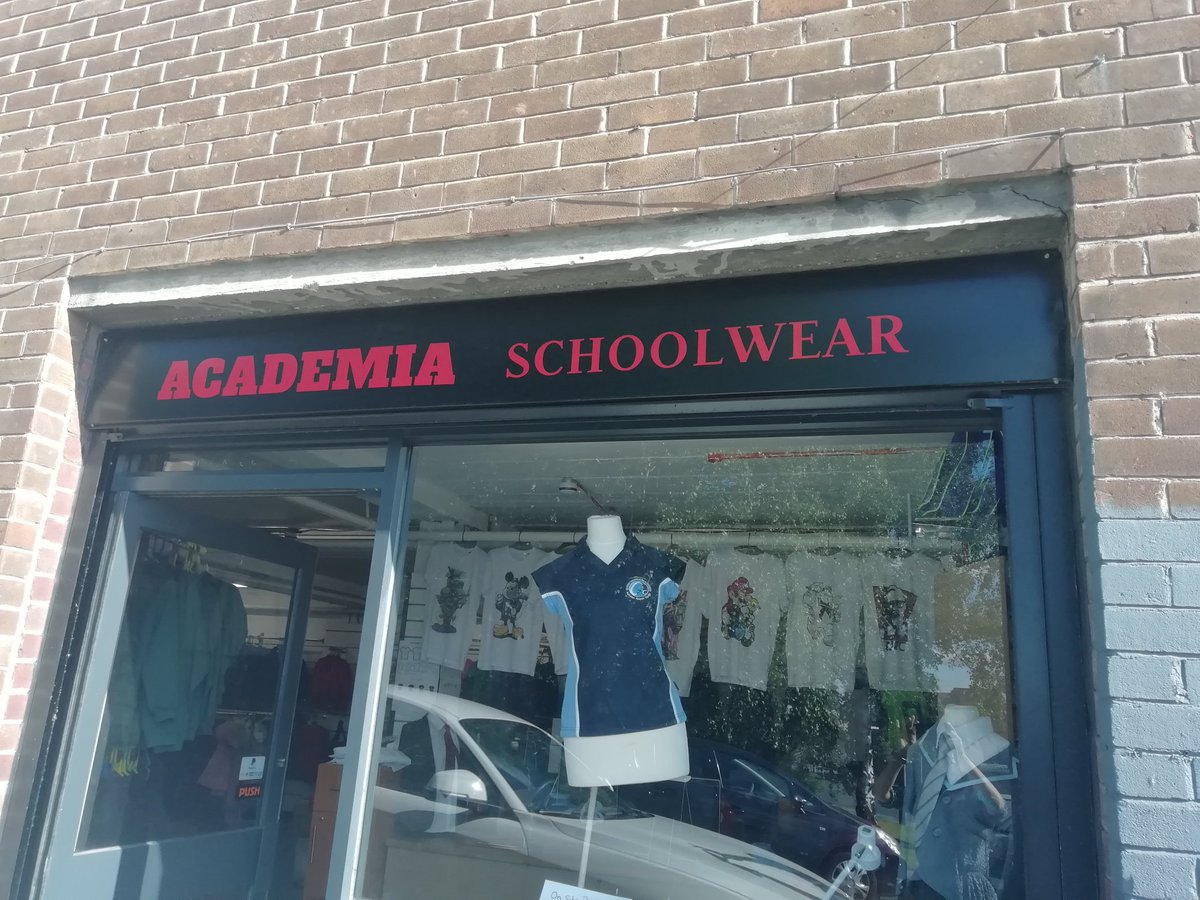 PunnuNeena's tweet photo. I am here collecting our team kit! 

We have given our business to a local small #bradford business who have been absolutely amazing! Awesome service and perfect kit! 
#apparel (BD4 7BH)
@DragonBoatsBrad
@SamIqbal3 @AMOFAMOF @adamdeacon88 @MHendersonSCT https://t.co/rbK4XzY6TK