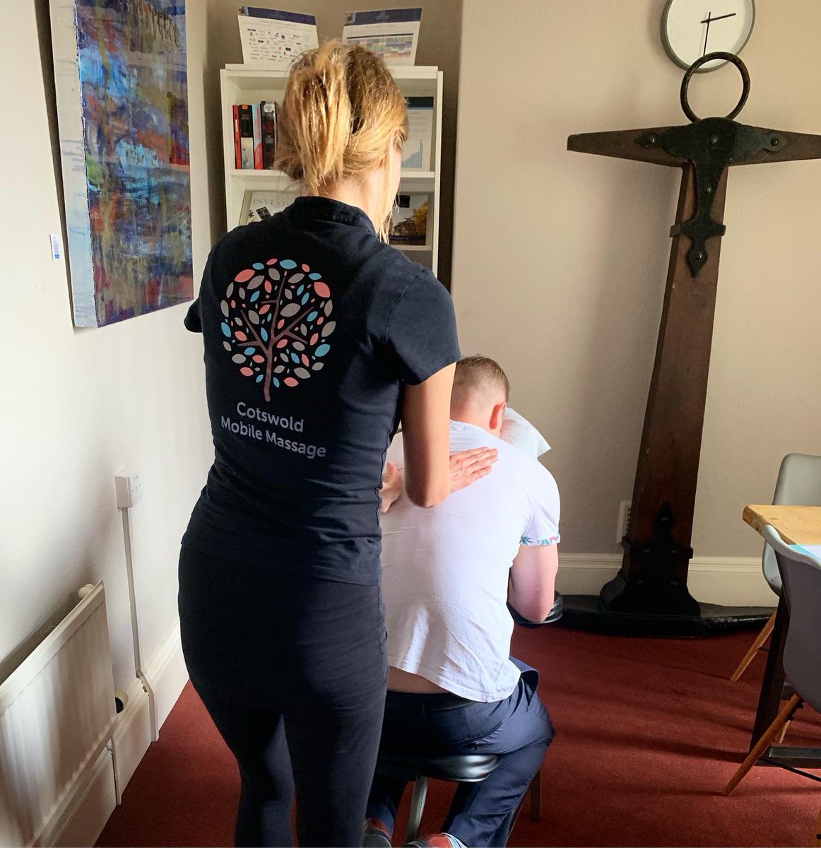QuaysideWealth's tweet photo. The team were treated to a visit from Cotswold Mobile Massage. #TeamWellbeing #TeamRelaxation #Gloucester #TeamQuayside https://t.co/A33gfMWIFr