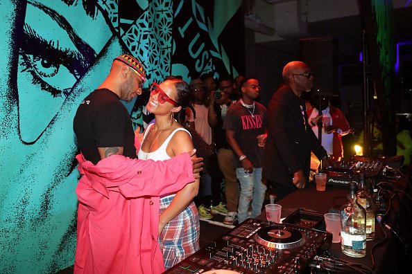 aliciakeyschile's tweet photo. #TheDeanCollection @aliciakeys @THEREALSWIZZZ https://t.co/MsgZwcpK3k