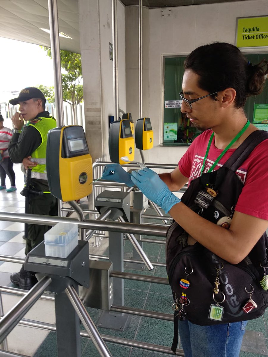 asierra93's tweet photo. This is happening! For the first time swabbing #Metrolinea in #Bucaramanga #Colombia #gCSD19 #MetaSub2019 @mason_lab https://t.co/NjSE96LA9C