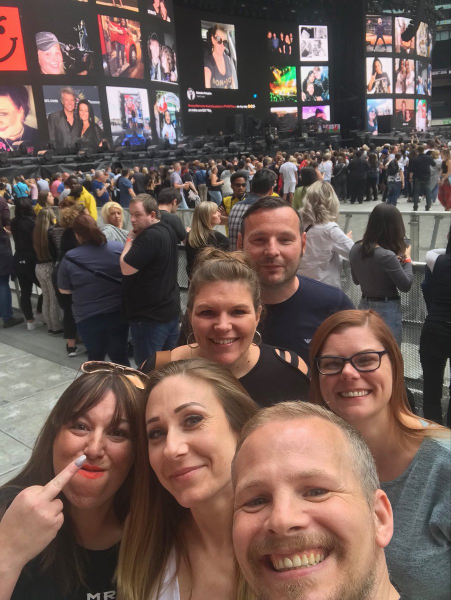 l_tiling's tweet photo. #BonjoviMemories https://t.co/rOZ1n8o1yl