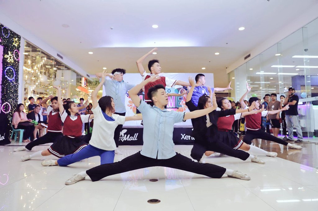 rbvkvn's tweet image. Last Dance, So happy na nakasalang ako sa huling sayaw, hayys di ko makakalimutan tong araw na to napakamemorable para saakin.🤘😭💗 mamimiss ko kayo 💗😭

#FirstDayHigh
#AlphaDanceCrew
#AntipoloIdols
#Faculteam