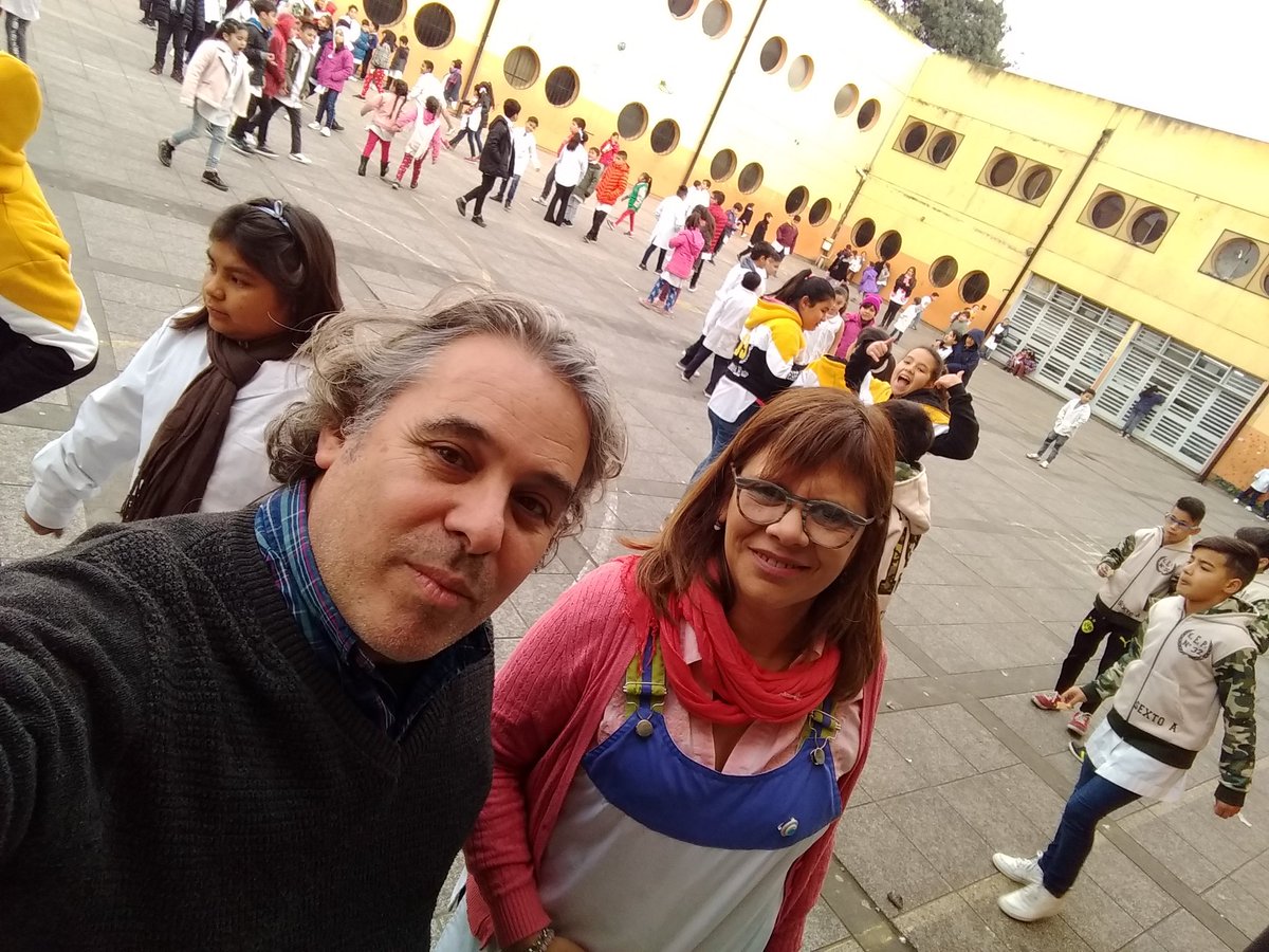 GustavoLappano's tweet photo. La Escuela Primaria 32 de Solano en #Quilmes comparte edificio con la Secundaria 26 y el ISFD 83. No funciona la calefacción porque el Consejo Escolar no está dispuesto a pagar el repuesto y mantenimiento del equipo. El municipio no realizó la limpieza de los patios laterales. https://t.co/Vb2stiSYra