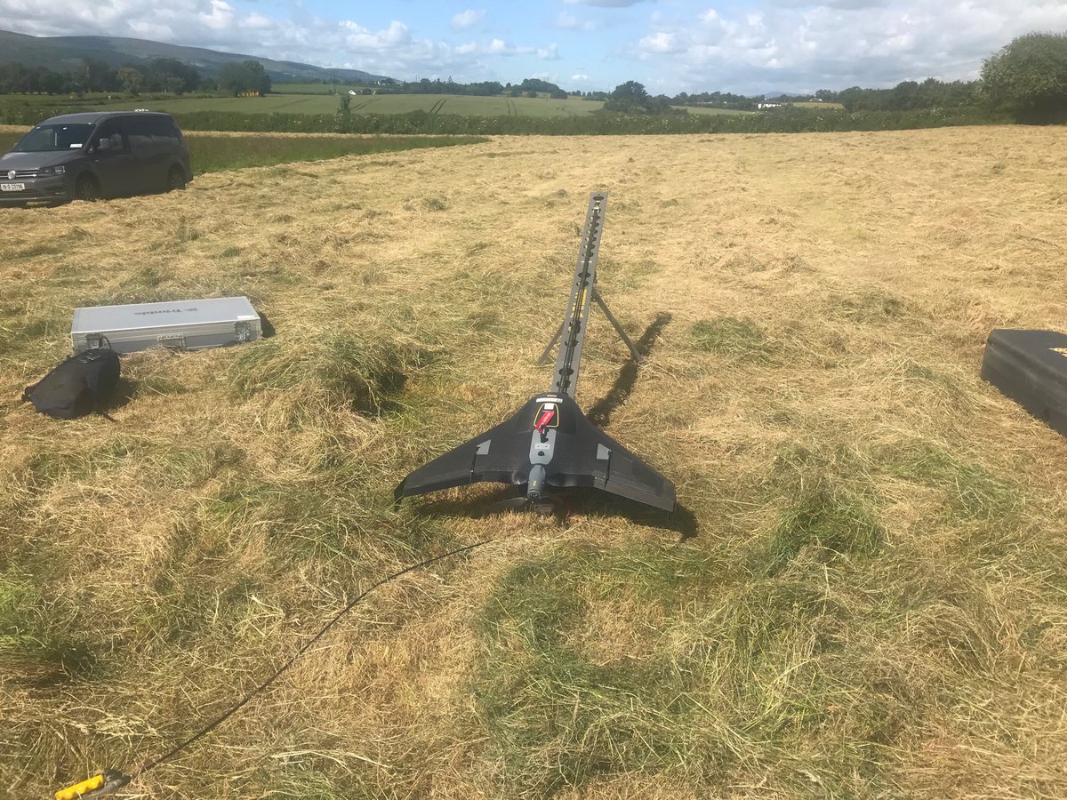 io_geomatics's tweet photo. Couldn’t ask for better conditions today. No wind and fresh cut grass for a soft landing! #surveylife #uav #aerialsurvey https://t.co/HD42z7Ixgq