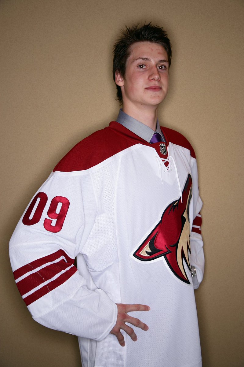 ArizonaCoyotes's tweet image. June 2009 → June 2019.

The glow up is real. #NHLDraft