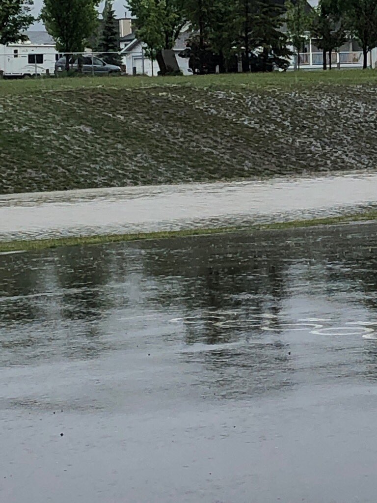 CHANGES TO DISMISSAL TODAY @EricHarvieSchl due to flooding in our field/compound: JOY &amp; PEACE PODS &amp; KINDERGARTEN KIDS - please pick up st front door. KINDNESS &amp; HOPE PODS - dismiss from 4W doors. Thank you! #EHSOurstory