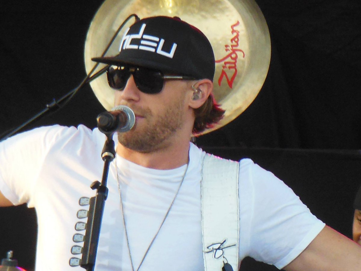 MICountry101's tweet photo. @ChaseRiceMusic Can me and my friend pretty please have m&amp;gs for tonight show?! I’ve seen ya twice live, this will be my 3rd time #BayCityMi #ChaseRice https://t.co/7UZx0ZHlTq