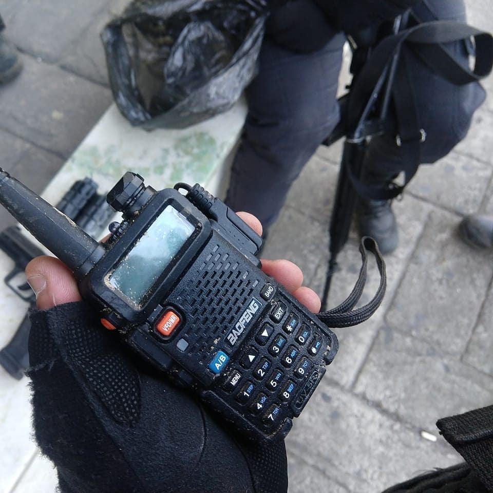 cariocanewss's tweet photo. Vila kennedy #CV
Policiais militares do 14° BPM em operação na Comunidade da Vila Kennedy hoje (18/06/19), foram recebidos por disparos de arma de fogo, após confronto prenderam 02 indivíduos na posse de ; 
.
.
☑️ 01 pistola 9 mm;

☑️ 01 rádio transmissor;

☑️02 granadas https://t.co/dB4vt47QQx