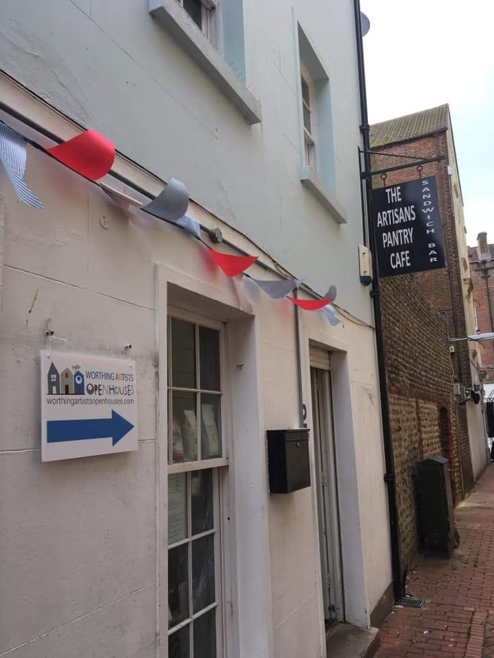 We are Venue 46 <a href="/WorthingAOH/">Worthing AOH</a> supporting Art 4 Animals #worthing