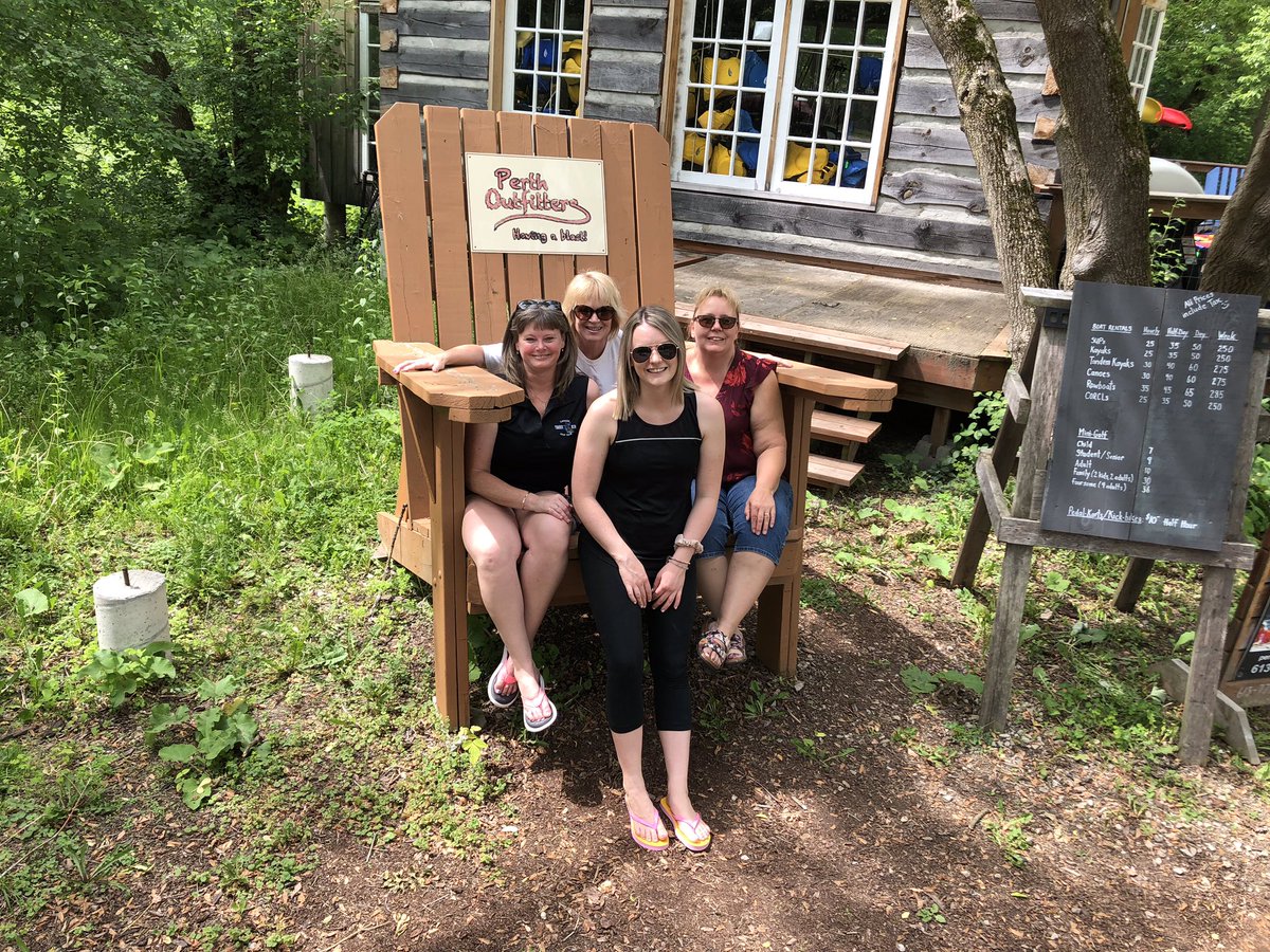 GraydonRRHill's tweet photo. Manicures, bbqx2, kayaking.. wrapping up a fantastic employee appreciation week with some seriously amazing employees. @TDBankGroup @PietroTD. https://t.co/Y5N9Tti9Q2