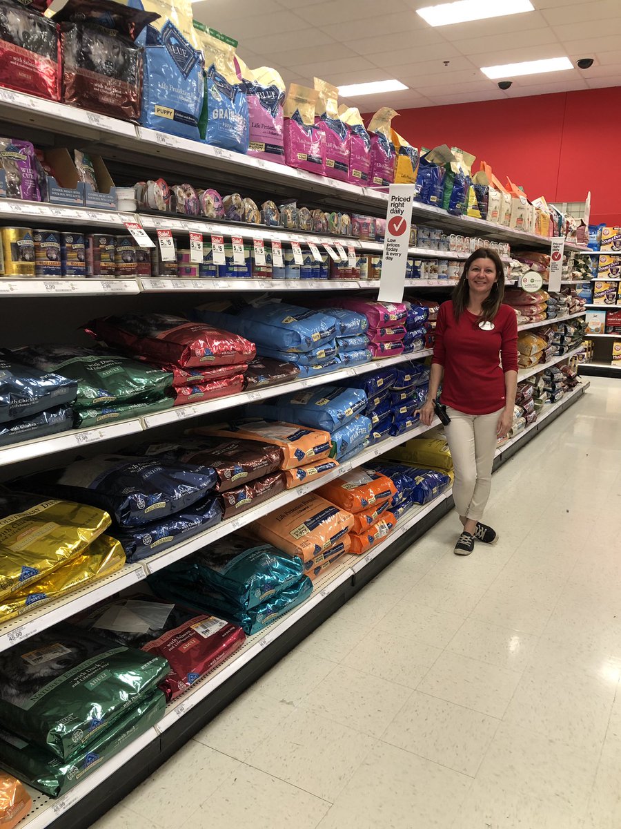 CT1286's tweet photo. Lexi is on the DBO train and making sure the πΆπ±π¦are taken care of!! #targetpets #dedication @KateSchultz1286 @LisaC_1286 @ErinHostinsky @T1286V @veramay11 @jamaal_edwards https://t.co/MzdvN5W1we