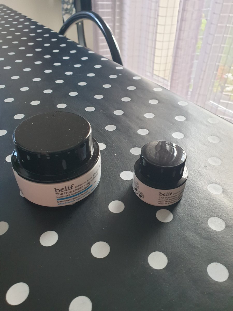 90sonia's tweet photo. Voici mon colis du jour . Je suis la nouvelle ambassadrice chez Sampleo pour la marque BELIF crème gel.  Dans ce colis il y a un pot de crème gel Aqua Bomb , 4 minis pot d'échantillons de crème aqua bomb , 2 réductions pour mes proches . 
#Belif #amazingtexturebelif  #Sampleo https://t.co/q5vefq7G62