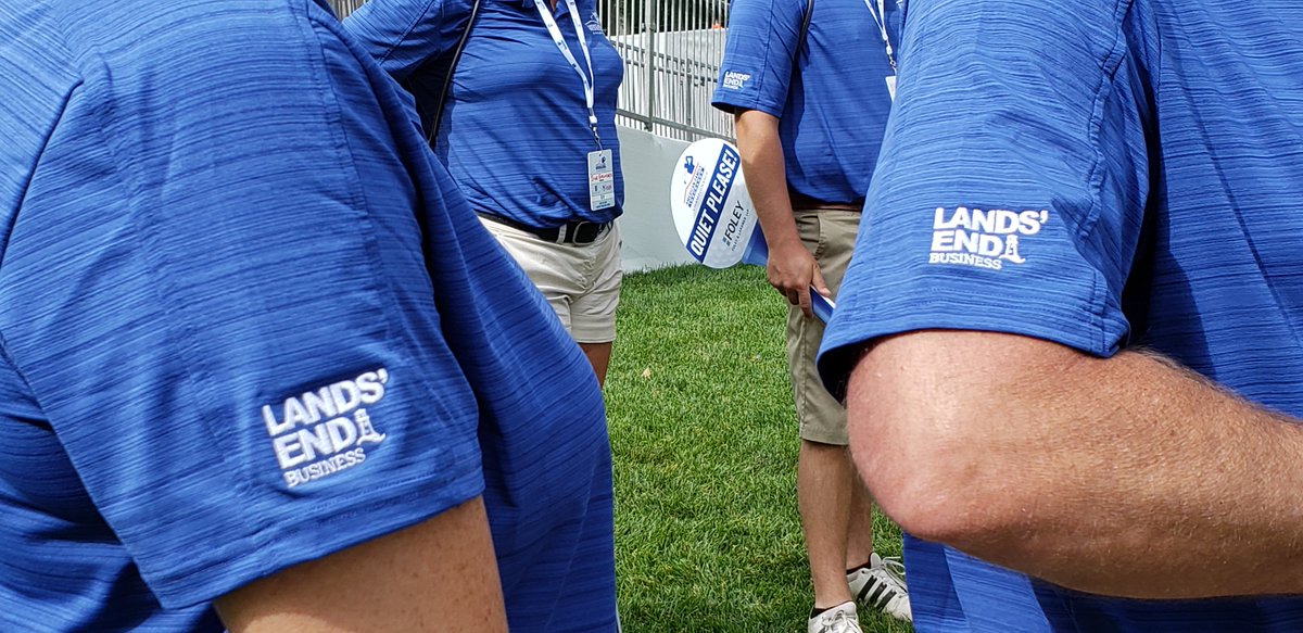 👍👍 to our friends at <a href="/LandsEnd4Biz/">Lands' End Business</a> for the sharp #AmFamChamp volunteer uniforms. 😍