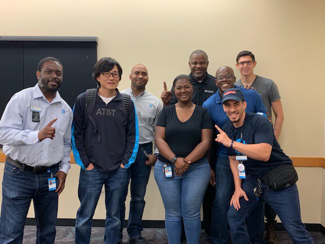 RidgeTeam's tweet photo. Retail pairing up with the FirstNet team to put First Responders First! @sjparsons2014 @thedoscarver @LisaKLuff #NTXfactor #PowerCentral #WeAreNTXDynasty https://t.co/3f5AeTjxms