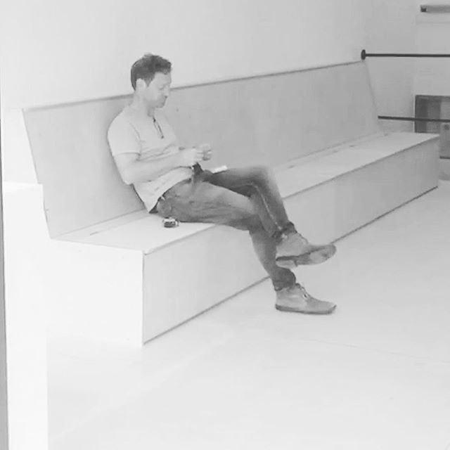 Olliewah's tweet photo. Who’s this lazy la bozo on his magic floating le banquette?! #richardpowell #pic https://t.co/qiTjx4Uz3z https://t.co/z2bbvCtl1v