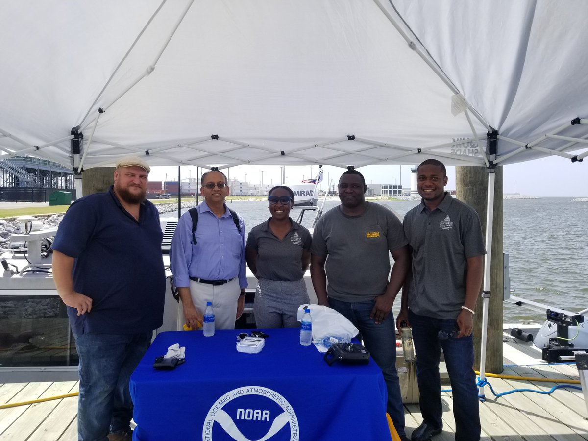 USM_Hydro's tweet image. What's World Hydrography Day without hydrographers sharing hydrography with the public and meeting up with their career colleagues? #WorldHydrographyDay

@USM_HSRC @USM_OES @USHydroConf @USMMarineSci