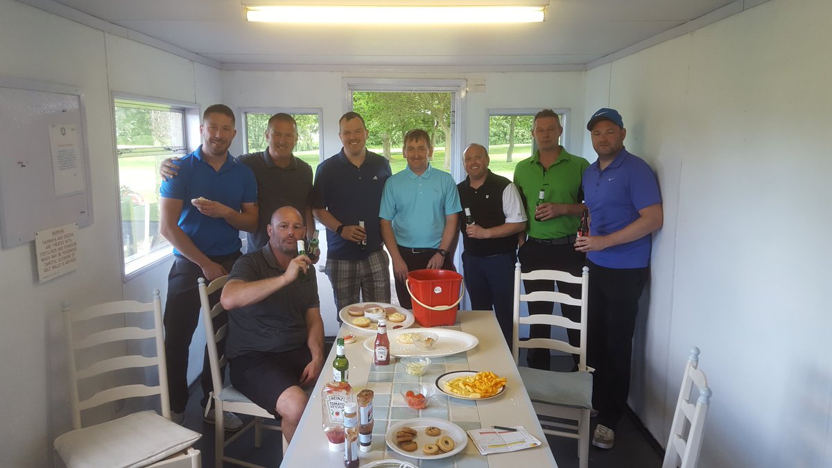 philipwicks1's tweet photo. What an enjoyable afternoon with the team from @Premier_Modular supporting Hornsea fireman' s golf Am-Am at @hornseagolfclub. #2sclub #Nearestthepin #woodenspoon @ratcliffe_glenn @LeeCookWalton https://t.co/XnXzcgAowb