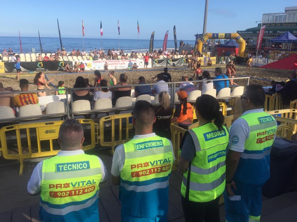 PROVITAL24h's tweet photo. TORNEO INTERNACIONAL GRAN CANARIA BALONMANO PLAYA. Dispositivo de Seguridad y Emergencias PROVITAL-Seguridad y Control de Riesgos. #Maspalomaseslomas #IslaEuropeadelDeporte #ProvitalPendientesdeTi https://t.co/vwP5BZWtHf