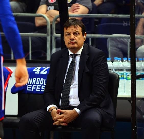 Ergin Ataman Oturarak maç kazanma challenge yaptı