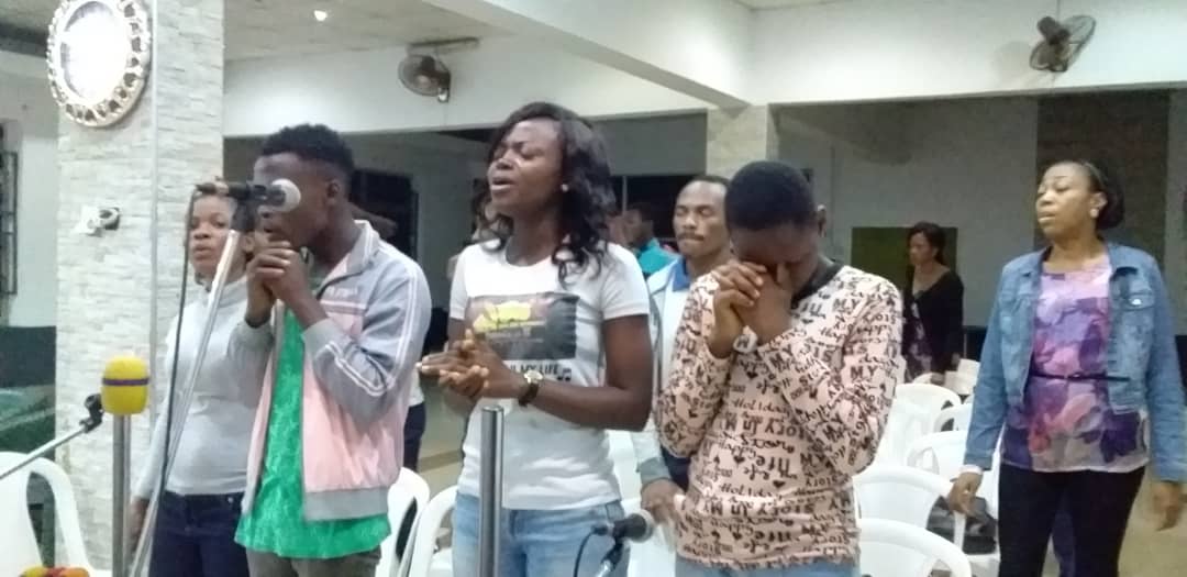 i_am_preshious's tweet photo. The spirit of God is here. JDS Rehearsals. #JDSRehearsals #JDSSeason5 #JesusOnDaStrt https://t.co/4hZzF5zbnT