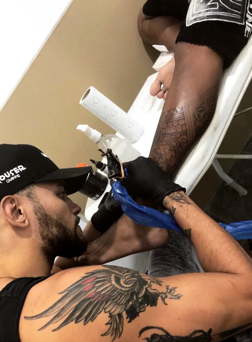 poulartes's tweet photo. A Vitalidade é demonstrada não apenas pela persistência, mas pela capacidade de começar de novo.
Quem Trabalha Conquista.
#LunáticosStudio #PoulTattoo #TattooArtCriative #SimpleseHumilde https://t.co/8Ig9fK1kHJ