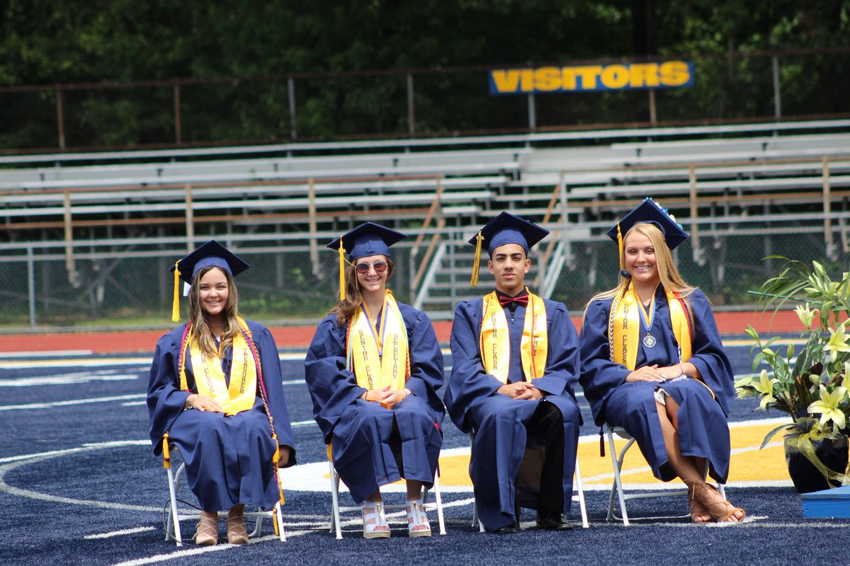 ColoniaHigh's tweet photo. Senior class officers and Student Council officers sit at the dais with Principal Mr. Pace and our distinguished guests @EzioTamburello @J_Massimino @TheCornerPaper2. @WdbgSchools @ZegaRobert @WoodbridgeNJ @njdotcom @News12NJ @MyCentralJersey @CClassof2019 #chsgraduation2019 https://t.co/sojr4RTlms