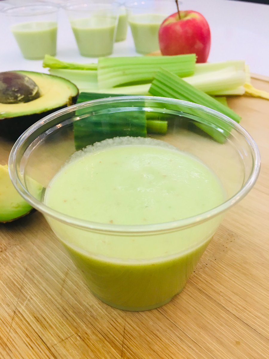 MyBestFuel's tweet photo. Happy National Smoothie Day! Try using less fruits and more veggies to lower sugar. What’s your favourite smoothie? This is mine... https://t.co/aXLFV0V6HZ