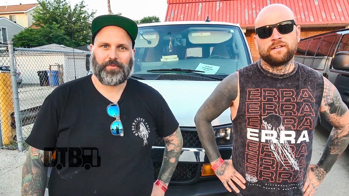 DigitalTourBus's tweet image. .@theagonyscene (@outerloopgroup) gives you some of their tips for being in a band on tour! Watch the video at digtb.us/agonytips

#theagonyscene #outerlooprecords #digitaltourbus #tourtips #tourlife #music #band #interview #video #metalcore #metal #metalband #metalmusic