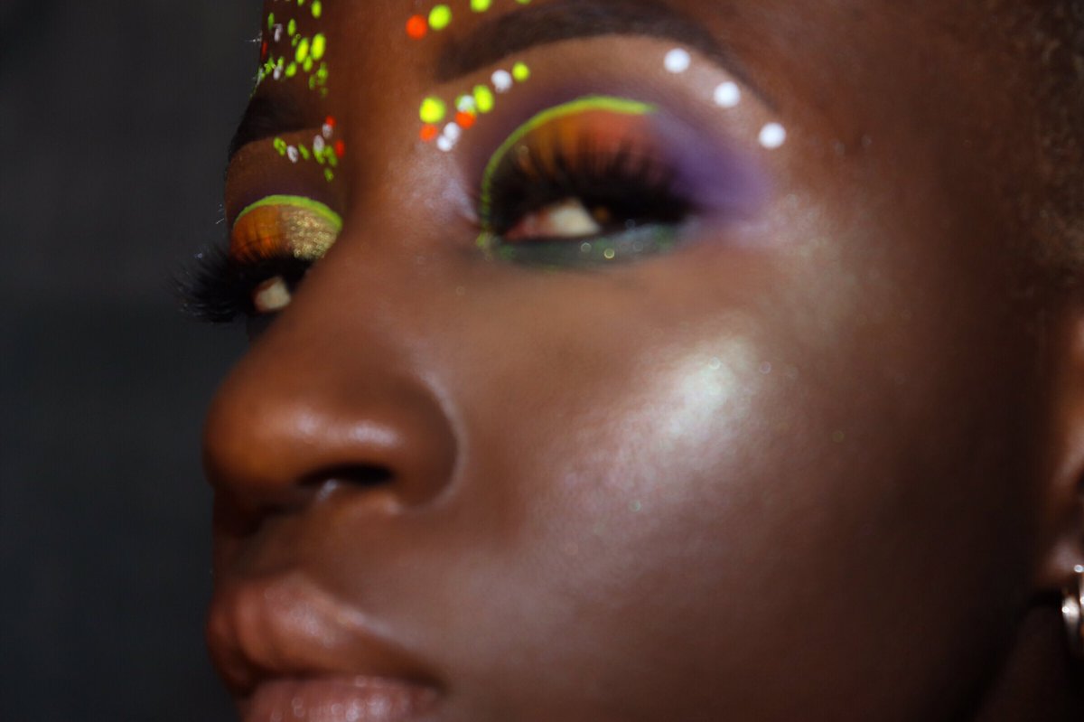 mOmO_mOsO's tweet photo. Neon dots @SuvaBeauty @ABHcosmetics @undiscoveredmua @UrbanDecay @NyxCosmetics @lagirlusa @FlutterLashes1 @MakeupForWOC @bhcosmetics @fentybeauty @artistcouture @BECCAcosmetics @milkmakeup @PIXIBeauty @ColourPopCo @norvina1 @AYELEANDCO #TheLIST #abhprseach #bhprsearch https://t.co/o3ZPETP5Tv