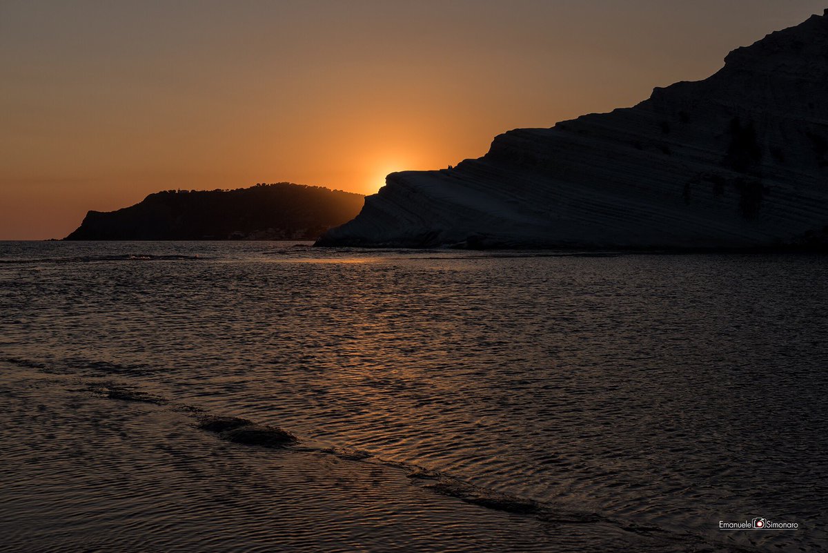 esimonaro's tweet photo. Scala dei Turchi...#scaladeiturchi #realmonte #visitsicilyinfo #tramontiitaliani #Sicilia #Agrigento https://t.co/bonCSzNba9