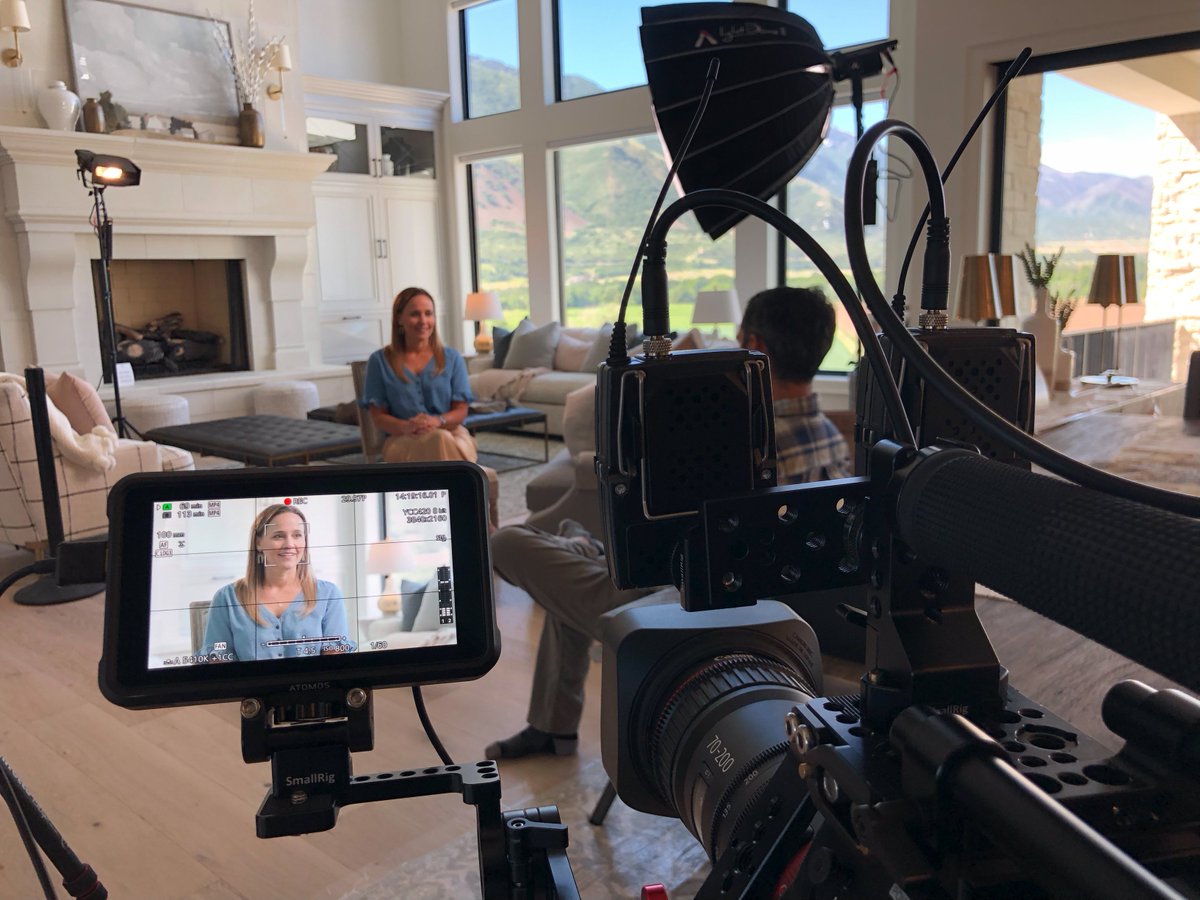 CIRCA3's tweet photo. A quick glimpse from behind the lens. Big thanks to @jaredmedley  for including us on his most recent shoot for @RaykonConst and @FourChairs. You can see their amazing work at the UVParade of Homes until this Saturday. 
#BTS #realestatephotography https://t.co/jr3GqsaAn4
