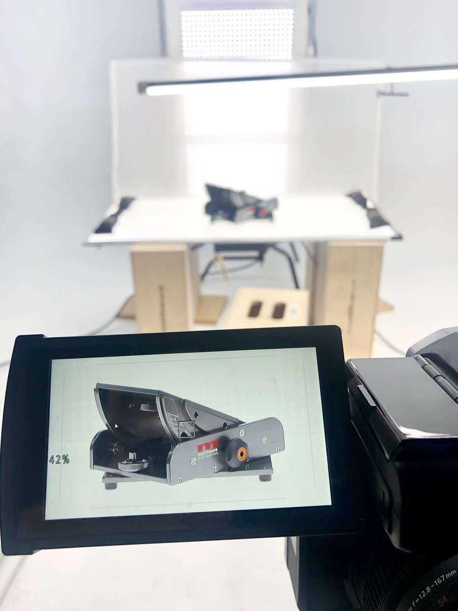 MatthewsGrip's tweet photo. CamTank in front of the camera instead of supporting it!! This beauty is all about getting the camera as low as possible without sacrificing smooth panning and tilting. 360° rotation and 30° of tilt in both directions. In a class of its own! #matthewsgrip #CamTank #camerasupport https://t.co/zWU3L76xWC
