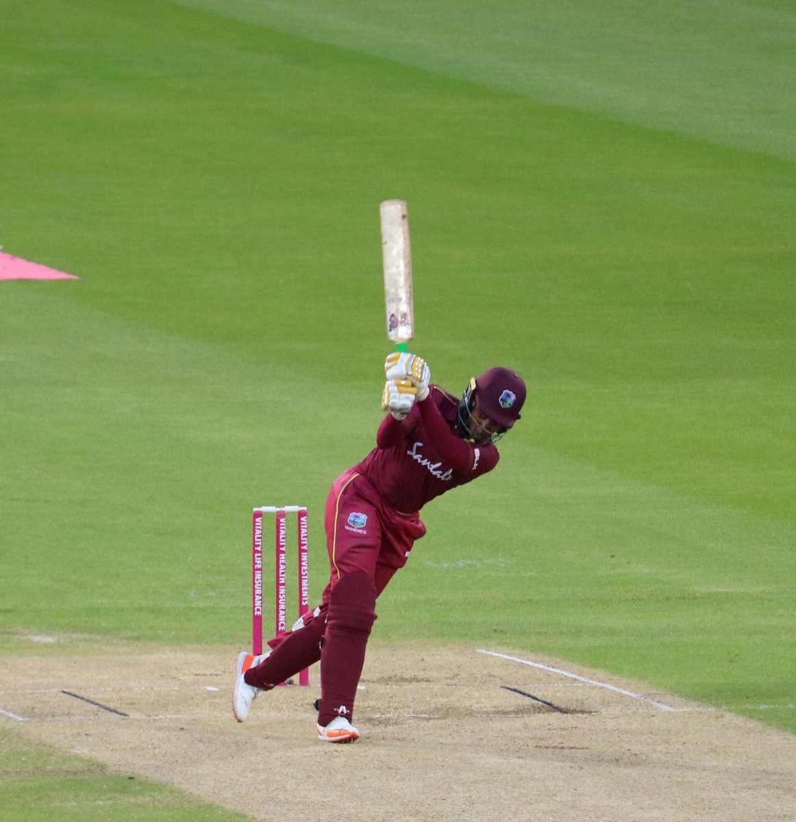 S.Taylor with the bat for us and S.Taylor with the keeping gloves for England. 

Stacy Ann King is in the middle with the skipper and they're going after the 181 target

WI 53/2 (7)
King 36* Taylor 14

#ENGWvWIW #WIWomen #ItsOurGame