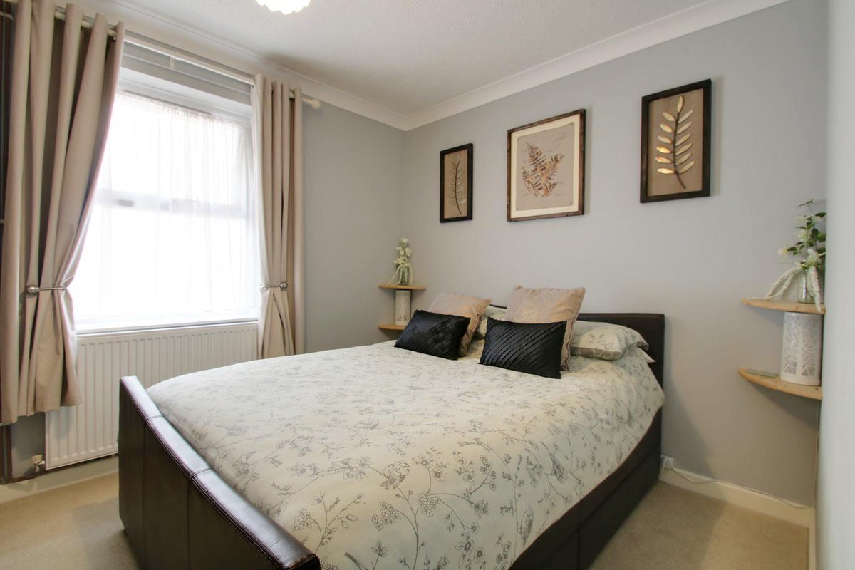 Come and take a tour of this excellent bungalow on Cheddon Road, near town centre. NO CHAIN flinklp.haart.co.uk/ForSaleV5/?pro…