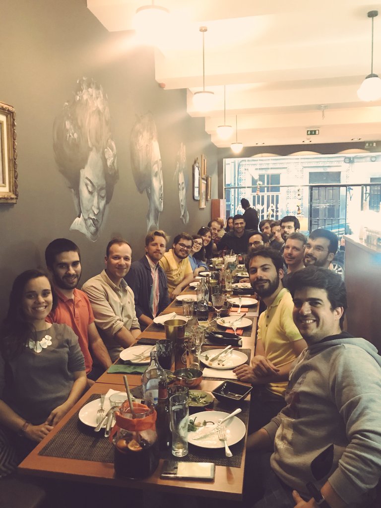 commitportoconf's tweet image. Pre conference dinner with the brilliant minds of tomorrow(&apos;s talks)! Cheers! #commitporto it&apos;s tomorrow 🥰😱