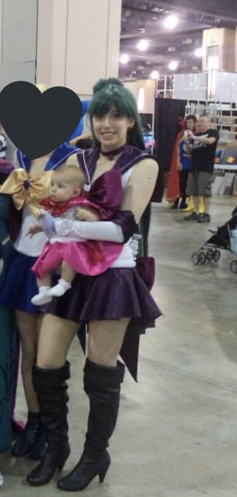 thegeeksempress's tweet image. 2014 // 2019
🖤✨Our first // Our most recent ✨🖤

📷: @CRAZiECRiSSiE 
🔮: @thegeeksempress 
🌙: @SisterSenshi 

#cosplay #glowup #sailormoon