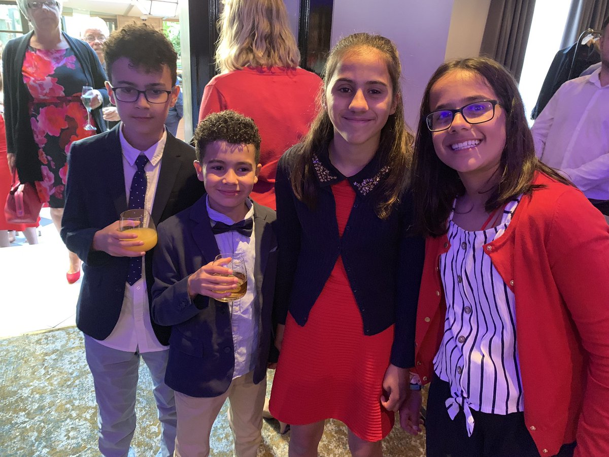 bpsrunners's tweet image. Some  of our brilliant team out to celebrate #LocalHeroEdin19. We wish we could have brought you all! #gobroughton